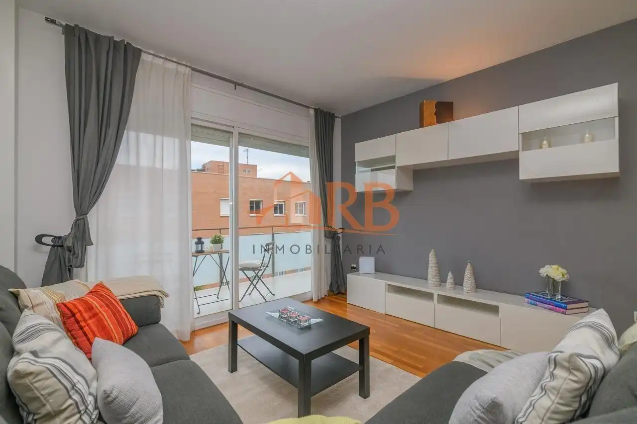 Vista exterior de Ático en venta en Castelldefels con Aire acondicionado, Calefacción y Terraza