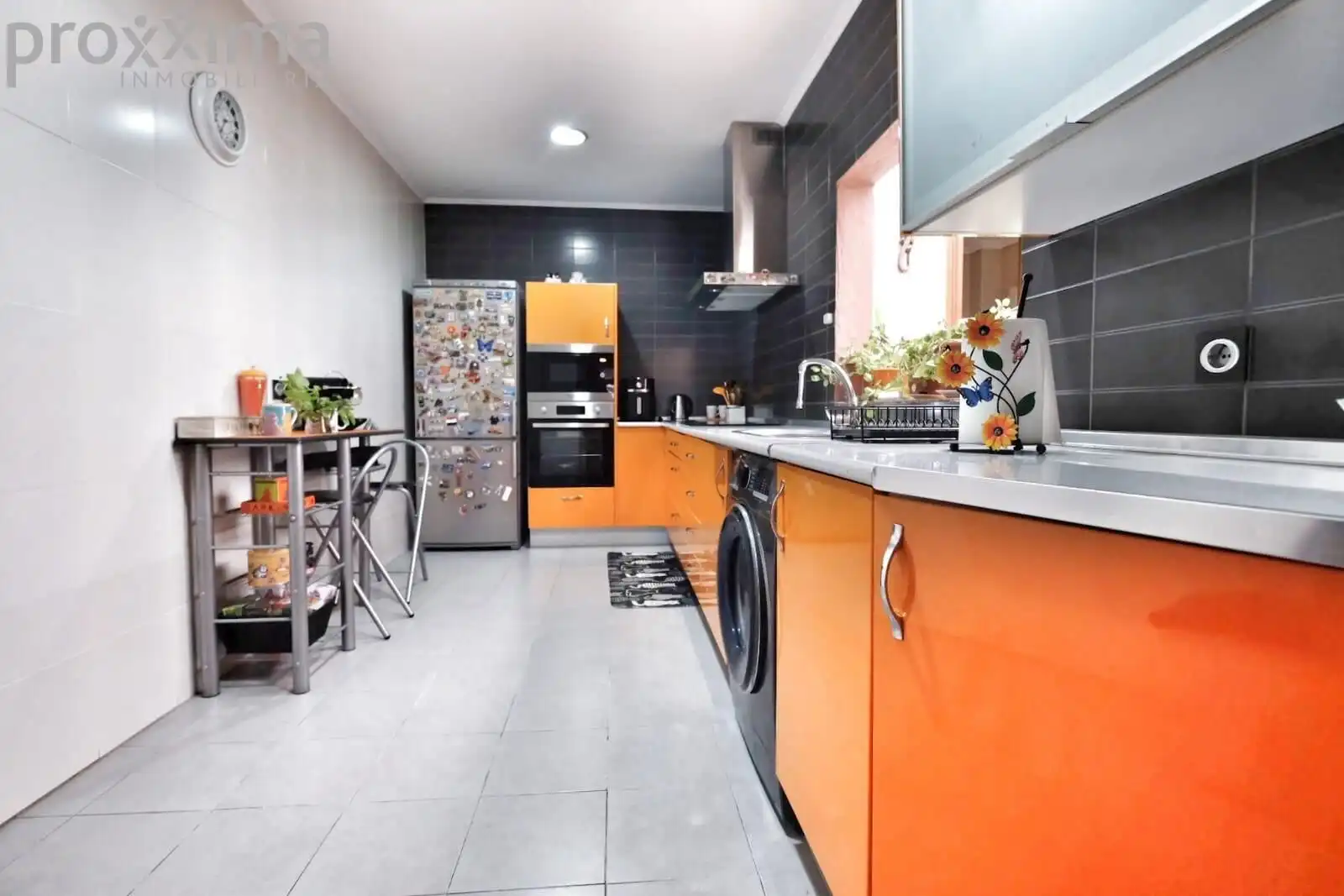 Kitchen of Houses for sale in Sevilla  with Air Conditioner and Terrace