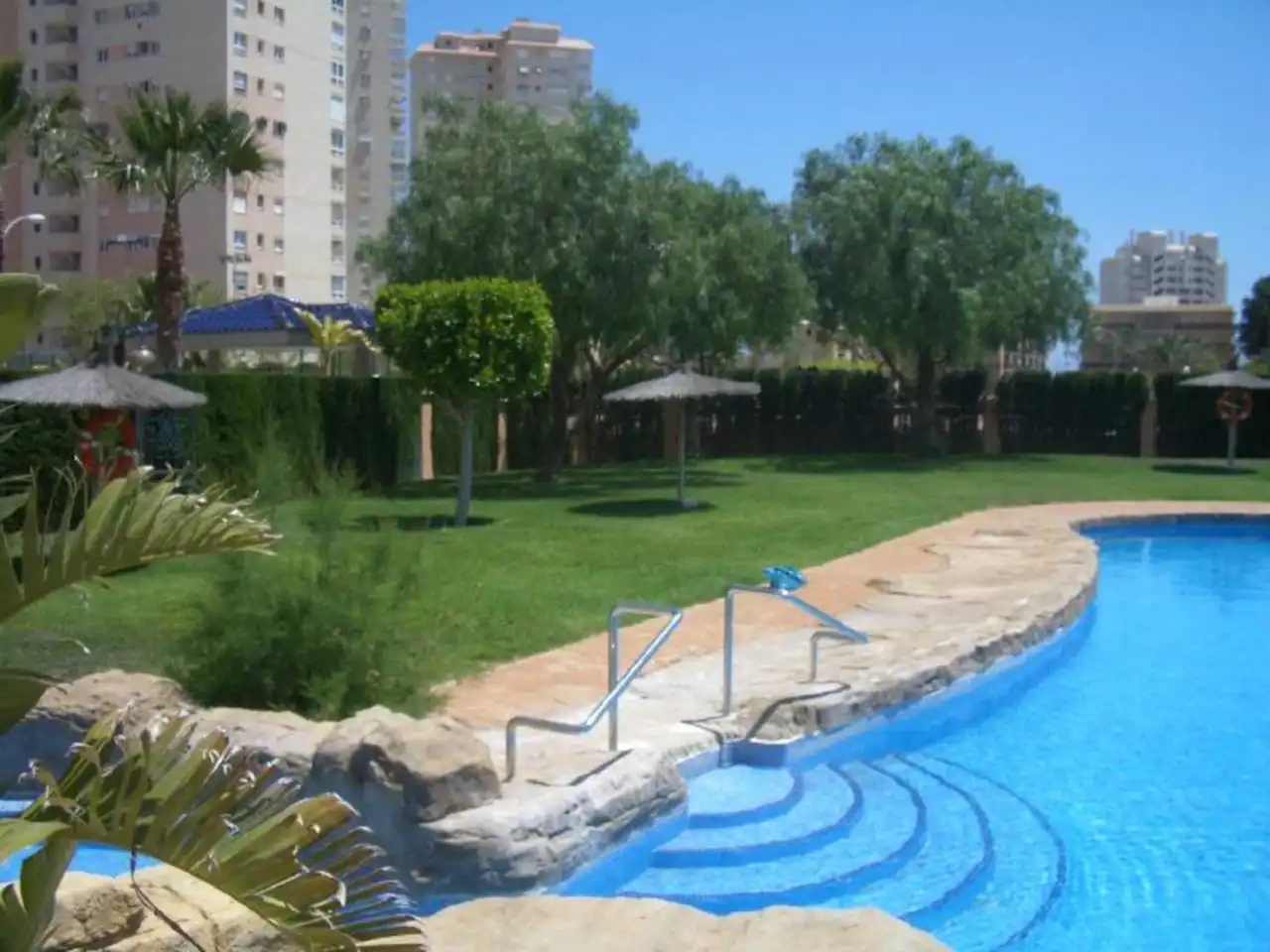 Swimming pool of Flat for rent in El Campello  with Air Conditioner, Heating and Terrace
