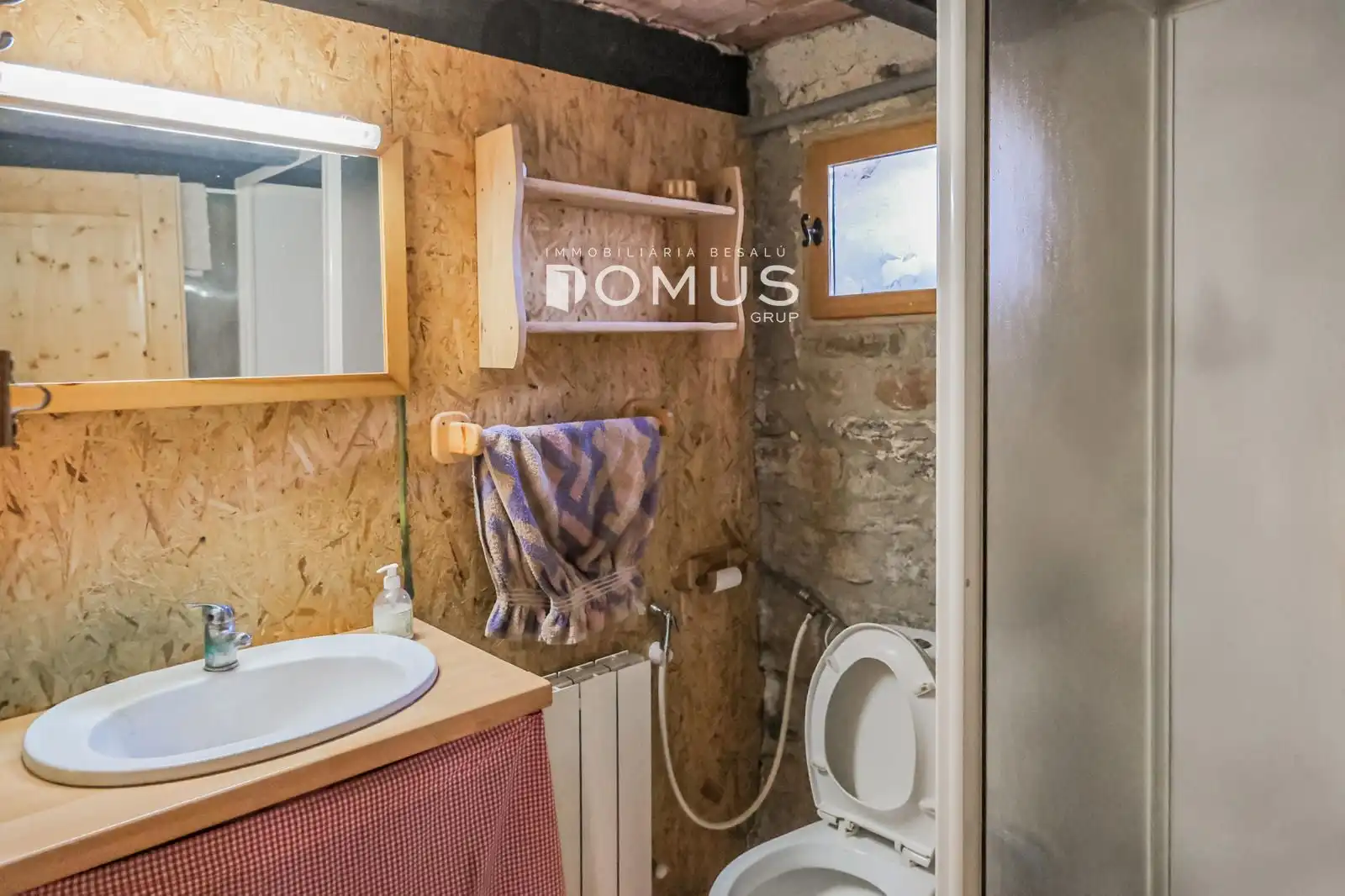 Habitación de Finca rústica en venta en Santa Pau con Calefacción, Parquet y Piscina