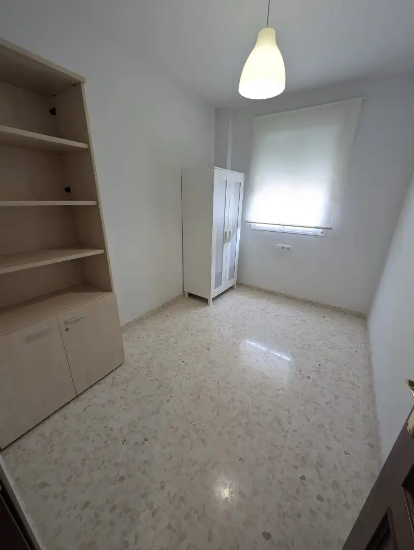 Habitación de Piso de alquiler en Lucena con Terraza, Amueblado y Lavadora