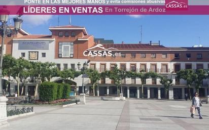 Vista exterior de Pis en venda en Torrejón de Ardoz amb Aire condicionat i Terrassa