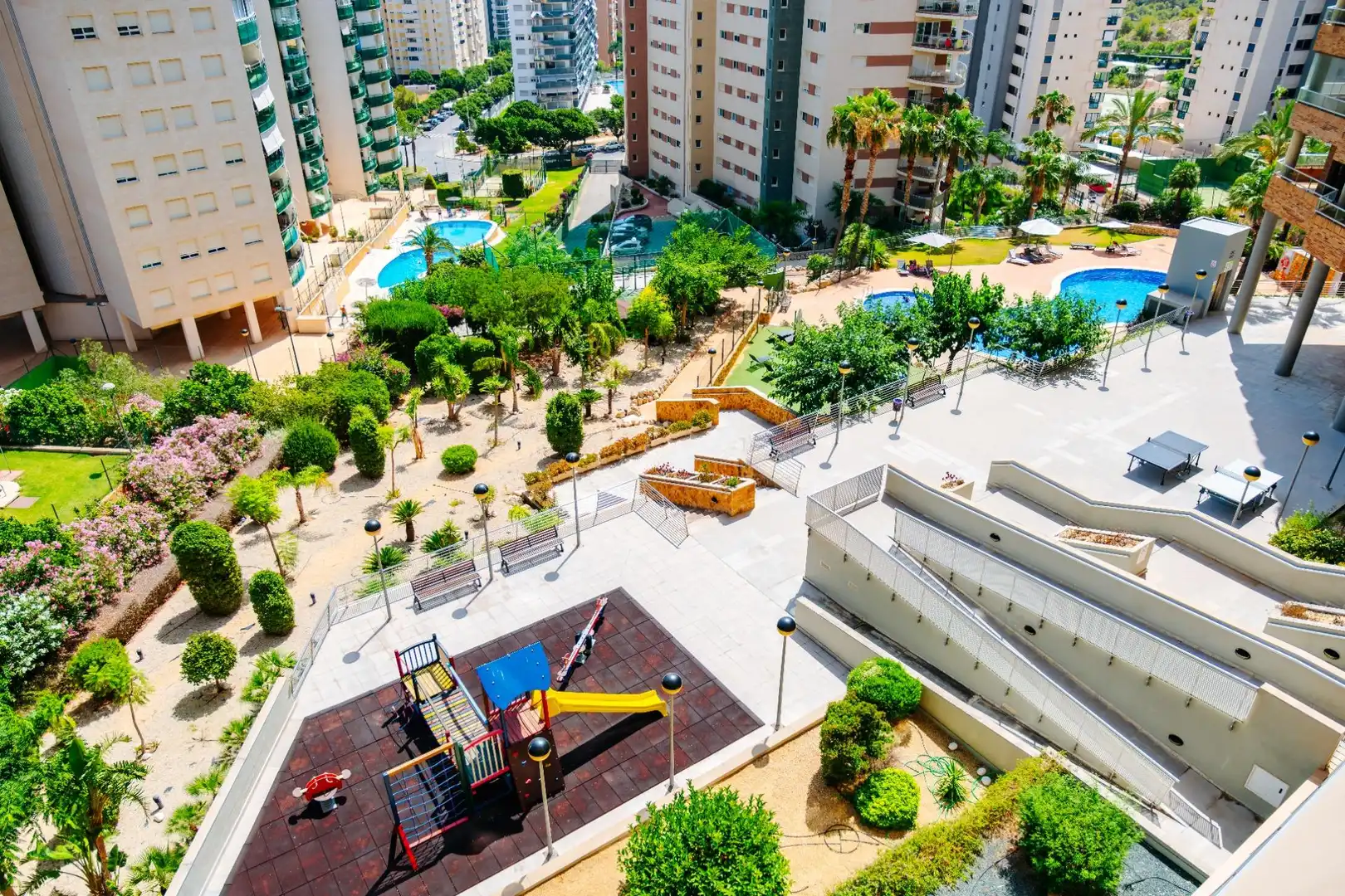 Vista exterior de Apartament de lloguer en Villajoyosa / La Vila Joiosa amb Aire condicionat, Calefacció i Jardí privat