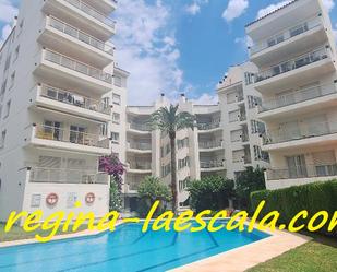 Vista exterior de Apartament en venda en L'Escala amb Terrassa i Balcó