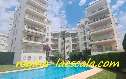 Vista exterior de Apartament en venda en L'Escala amb Terrassa i Balcó