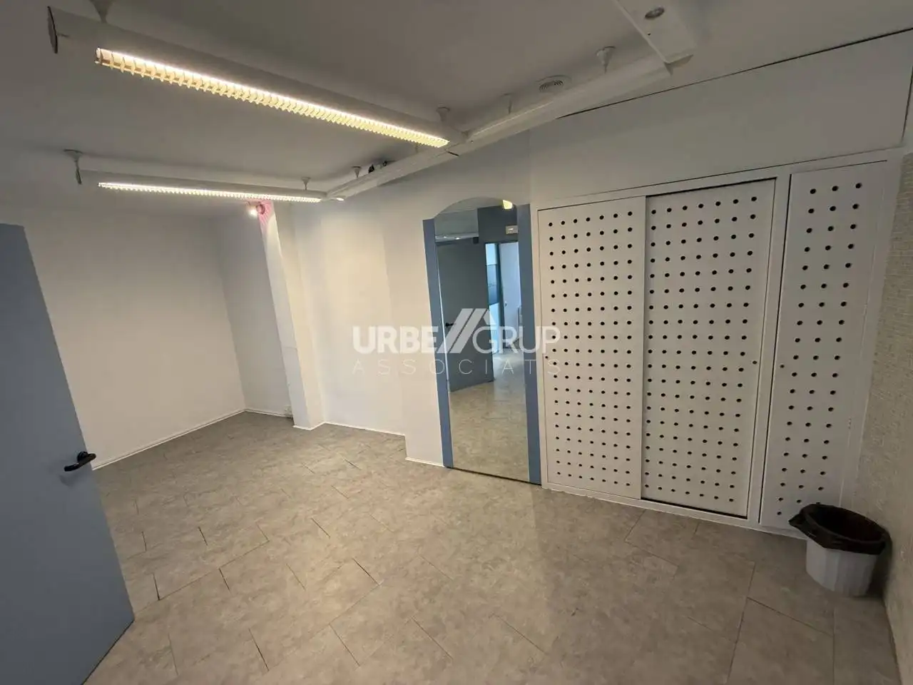 Büro zur Miete in Terrassa mit Heizung