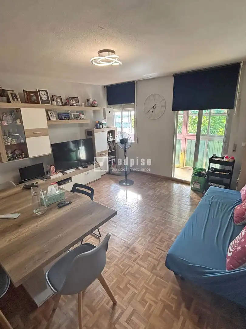 Living room of Flat for sale in Madrid  with Air Conditioner, Heating and Parquet flooring