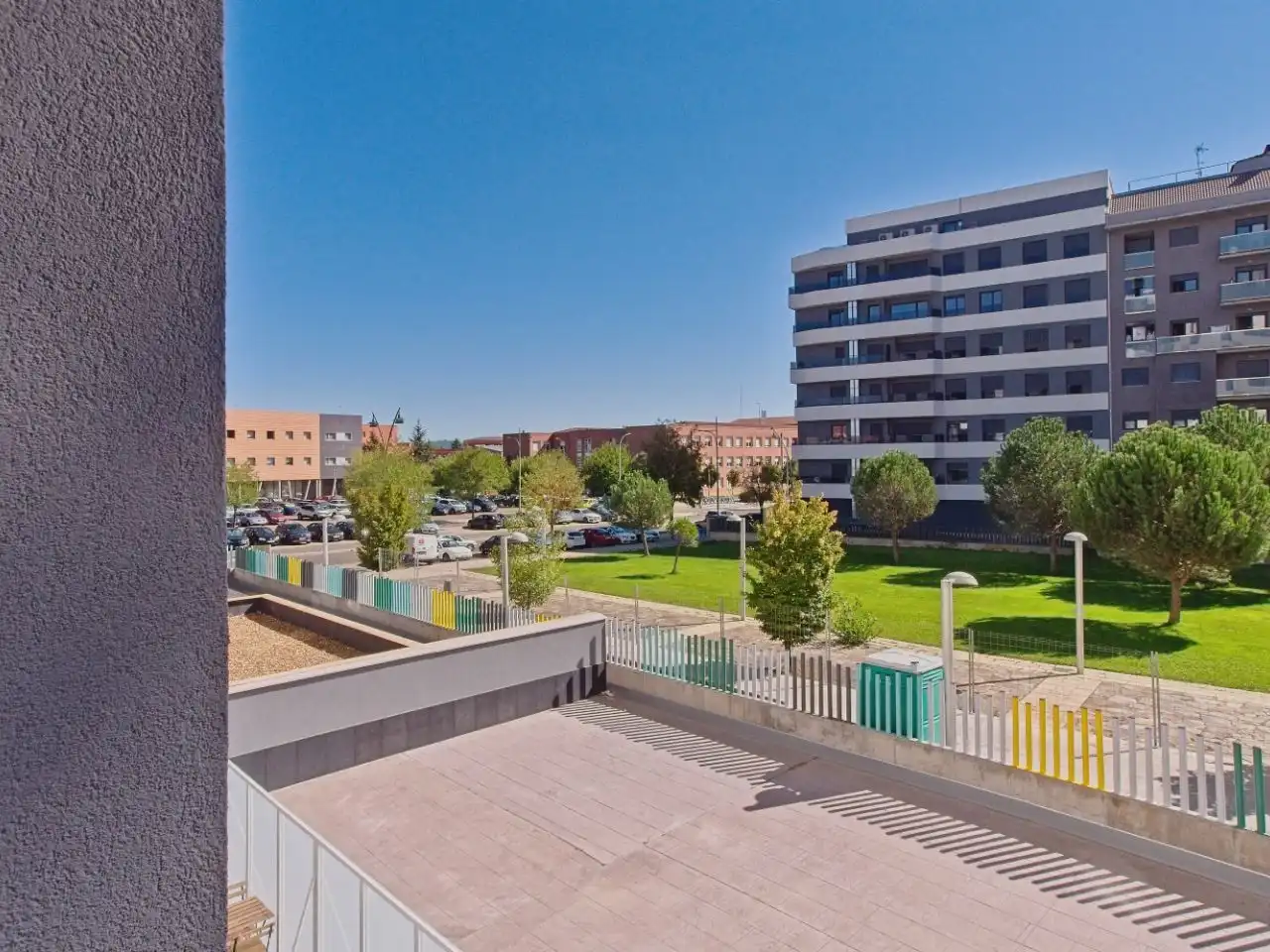 Vista exterior de Pis de lloguer en León Capital  amb Calefacció, Parquet i Terrassa