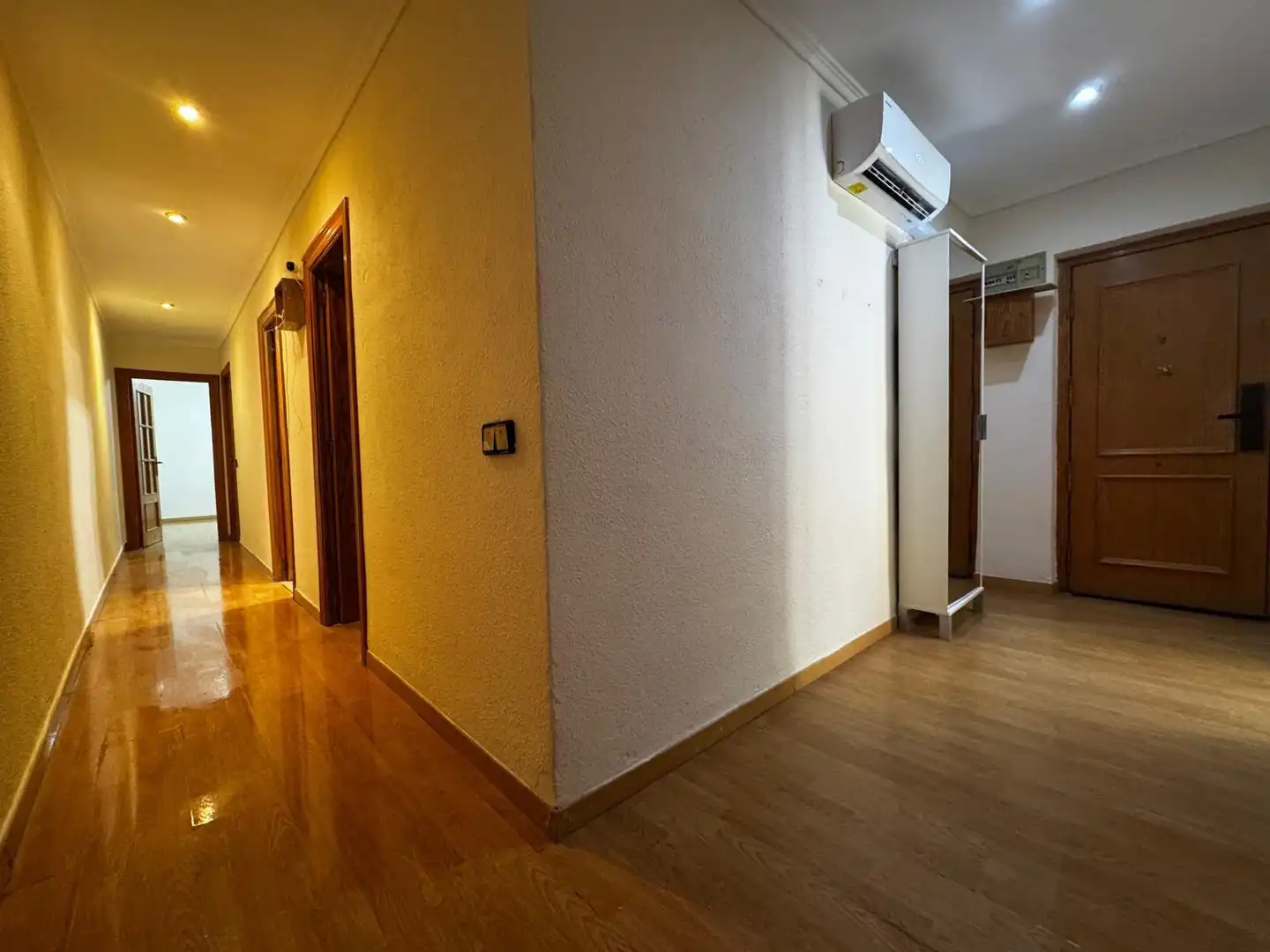 Flat for sale in Alicante / Alacant  with Air Conditioner, Heating and Balcony