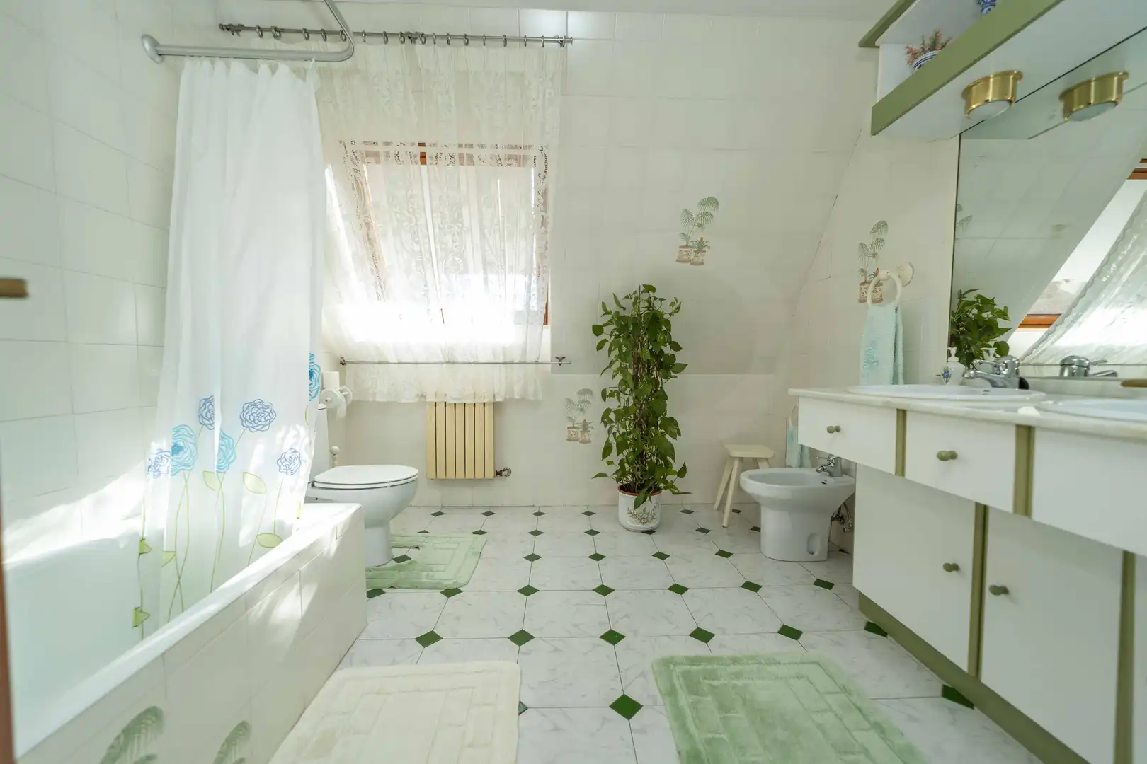 Bany de Casa o xalet en venda en Chozas de Abajo amb Calefacció i Piscina