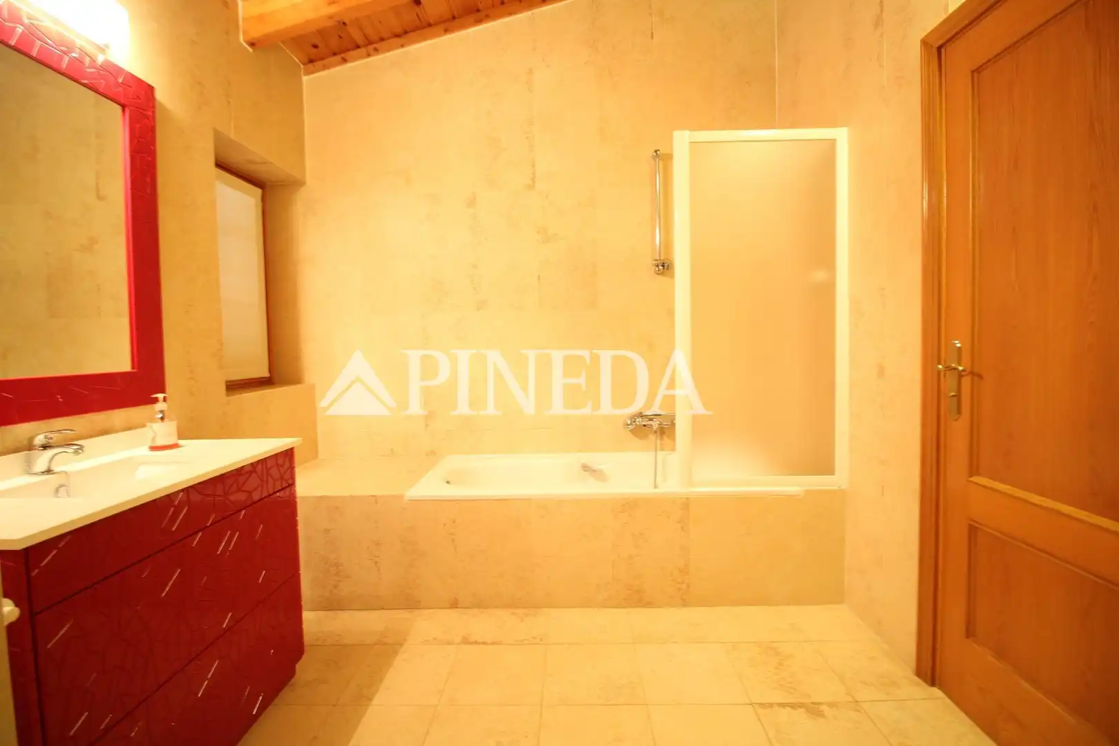 Bany de Casa o xalet en venda en El Puig de Santa Maria amb Aire condicionat, Jardí privat i Terrassa