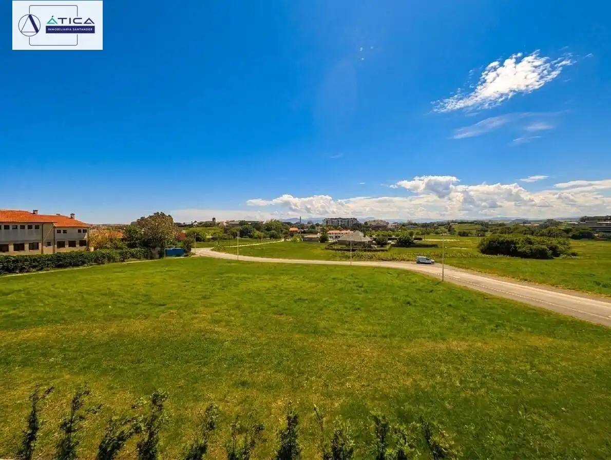 Piso en venta en Santa Cruz de Bezana con Terraza y Trastero