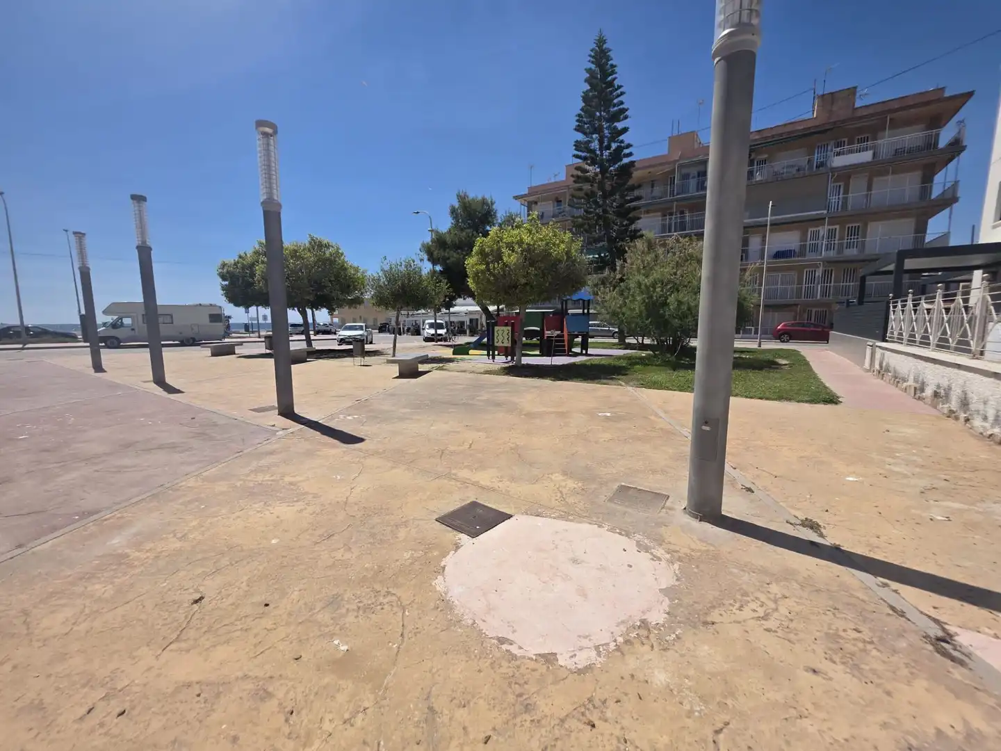 Parkplatz von Maisonette zum Verkauf in Santa Pola mit Klimaanlage, Terrasse und Möbliert