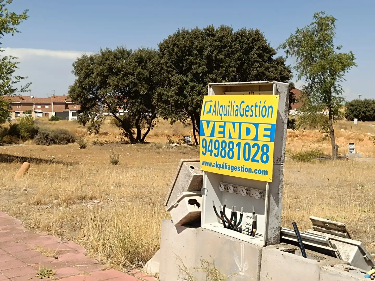 Terreno residenziale in vendita a Calle Urano 15