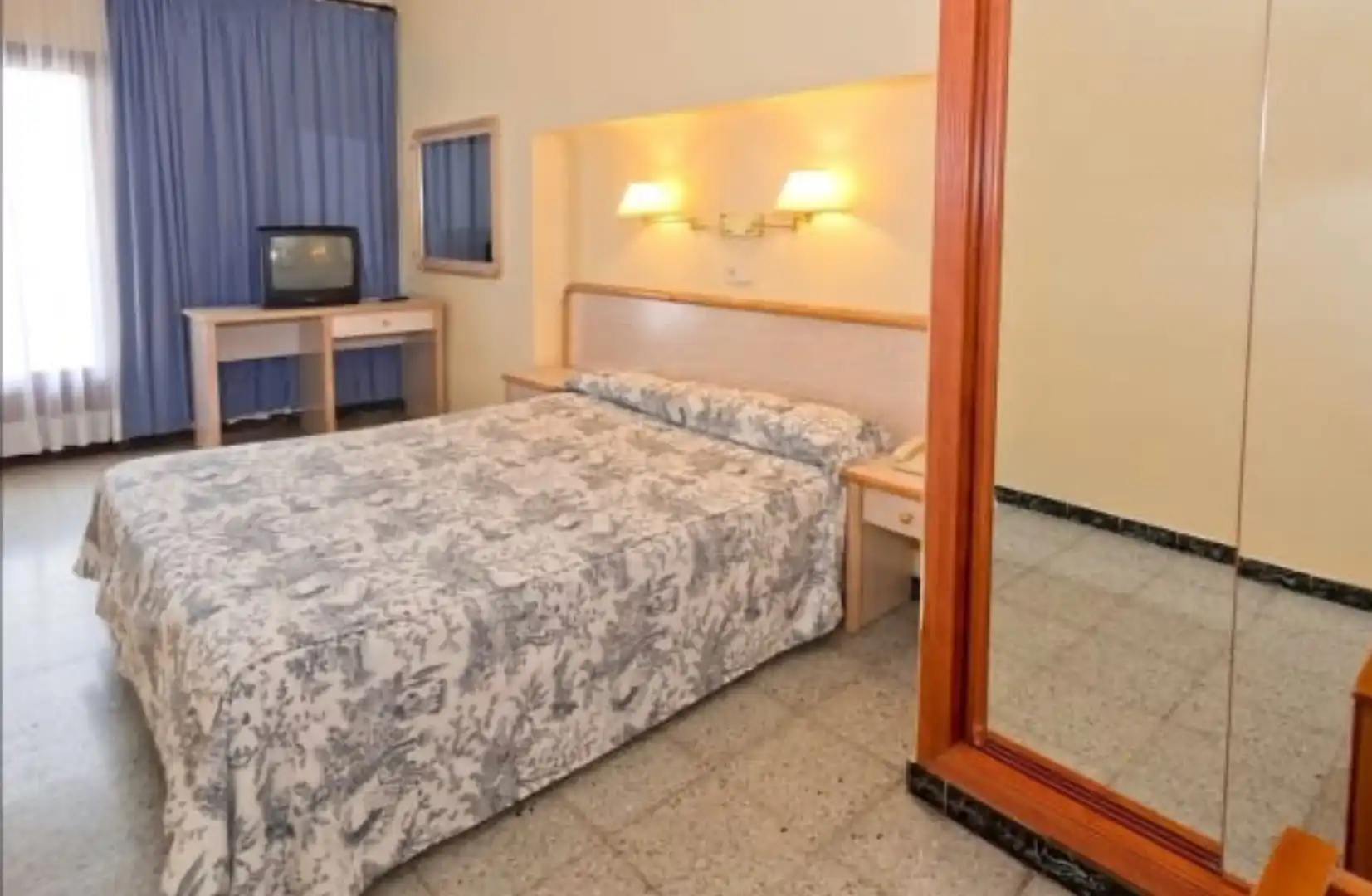 Hotel with lift for sale in Calella, imagen 4