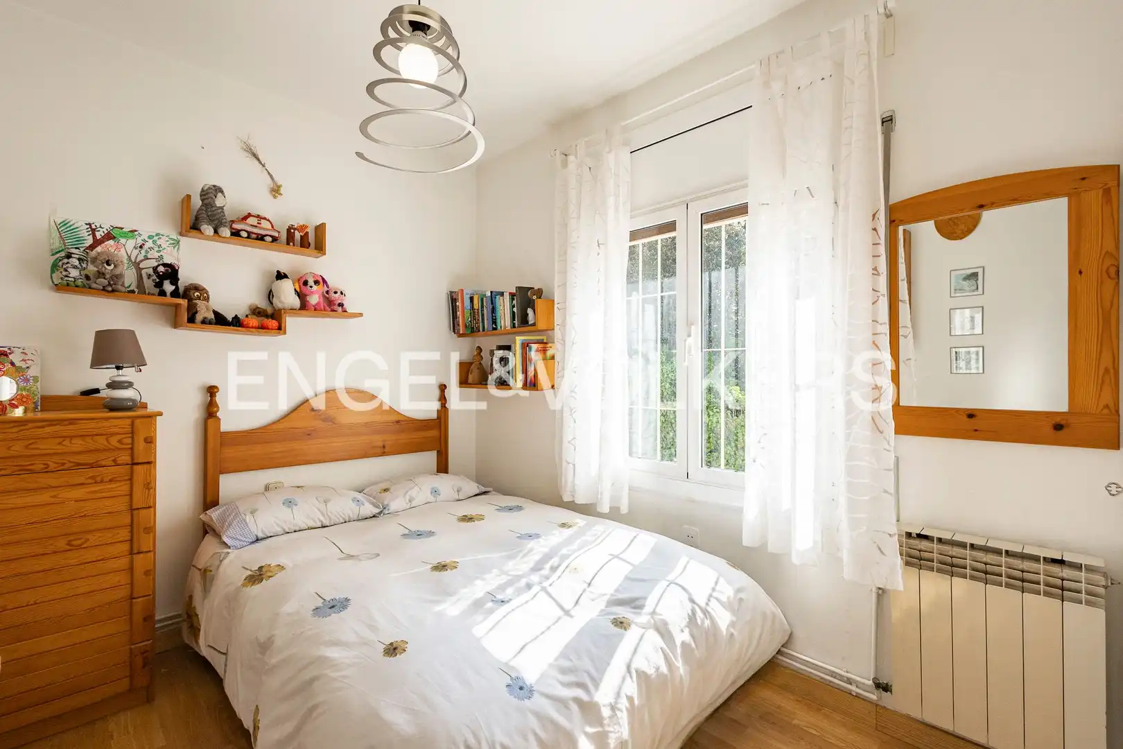 Dormitori de Casa o xalet en venda en Sant Cugat del Vallès amb Calefacció, Jardí privat i Parquet