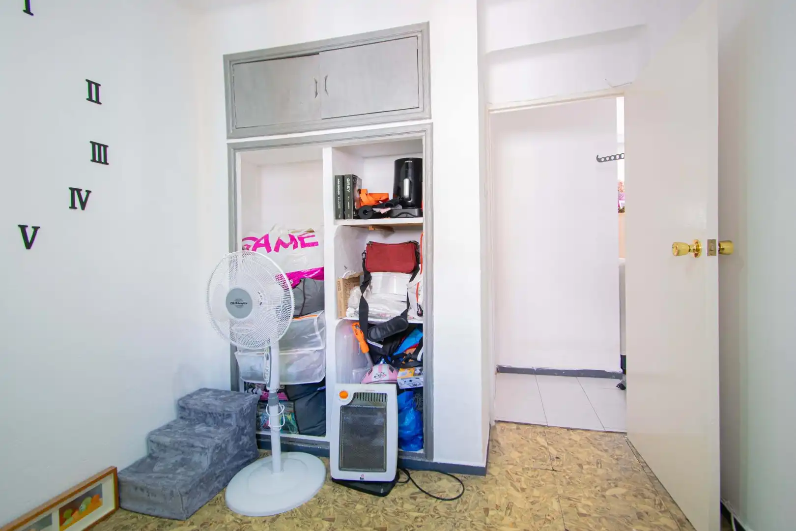 Bedroom of Flat for sale in Sevilla  with Air Conditioner and Heating