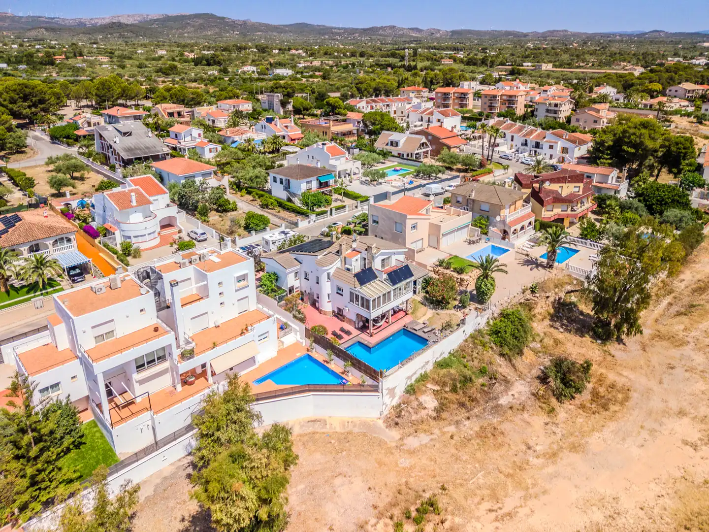 Vista exterior de Casa o xalet en venda en L'Ampolla amb Aire condicionat, Calefacció i Jardí privat