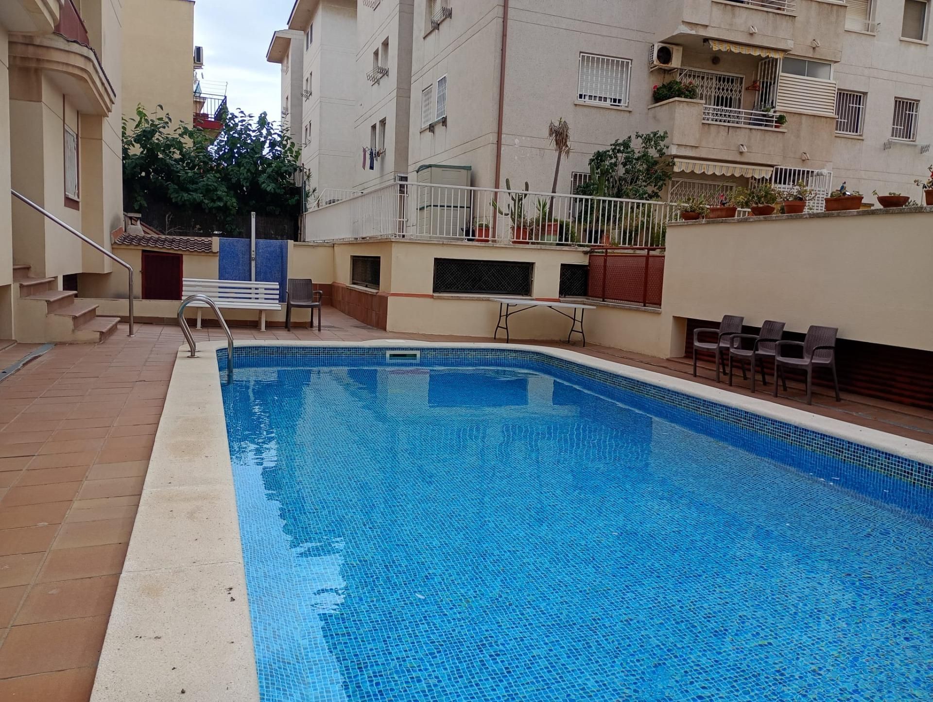 Piscina de Pis en venda en Calafell amb Parquet, Balcó i Piscina comunitària