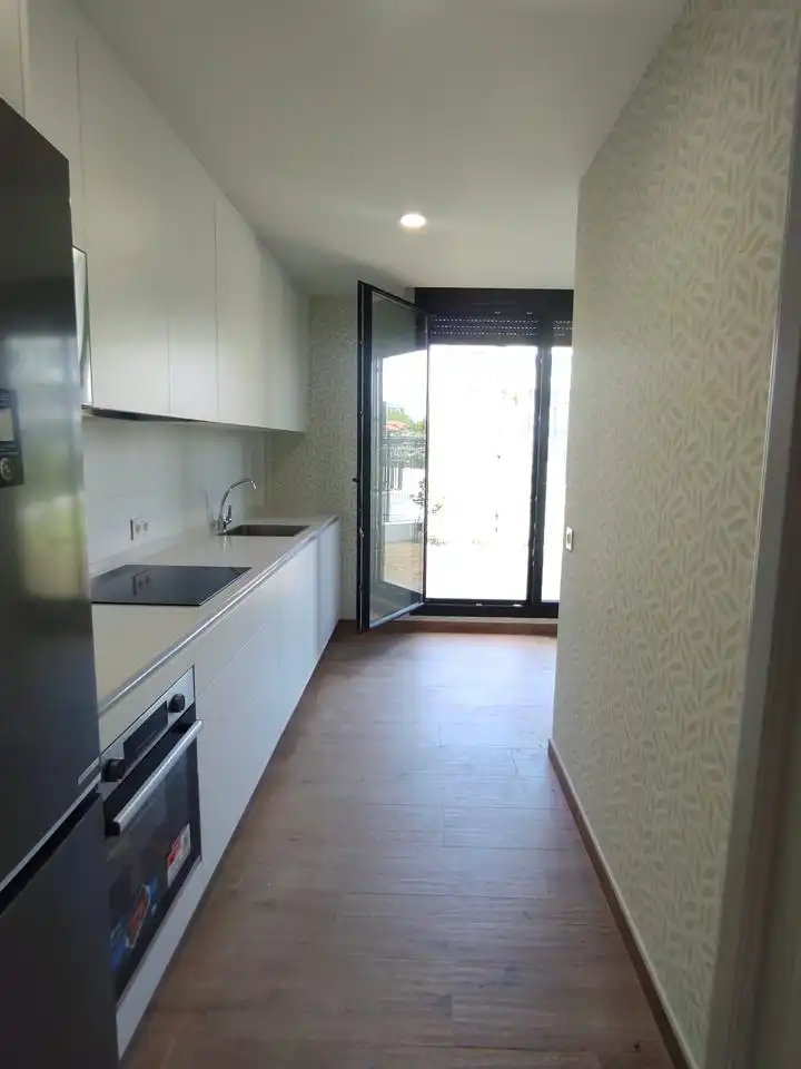 Cocina de Planta baja de alquiler en Santander con Calefacción, Jardín privado y Parquet
