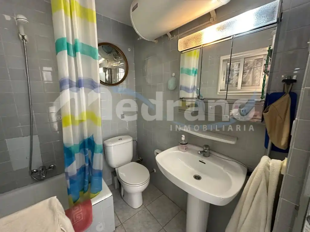 Baño de Estudio en venta en Benidorm con Jardín privado, Piscina y Piscina comunitaria