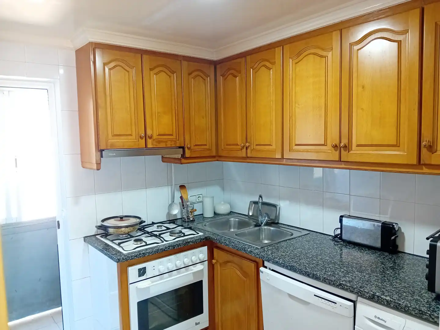 Cocina de Piso en venta en Girona con Calefacción, Terraza y Amueblado