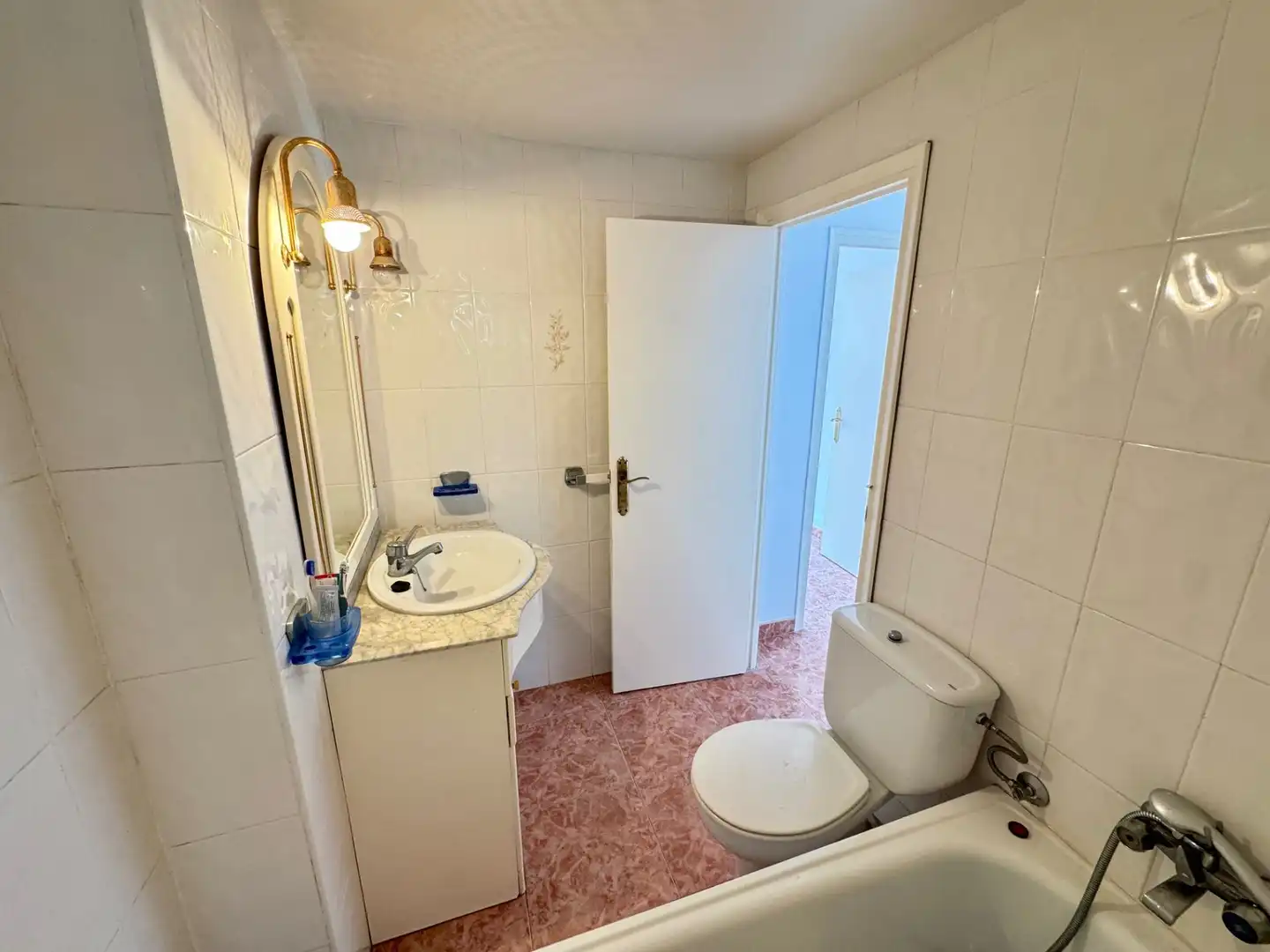 Bathroom of Flat for sale in Vélez-Málaga  with Terrace