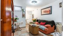 Sala d'estar de Casa adosada en venda en Las Rozas de Madrid amb Aire condicionat