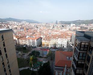 Vista exterior de Pis en venda en Bilbao 