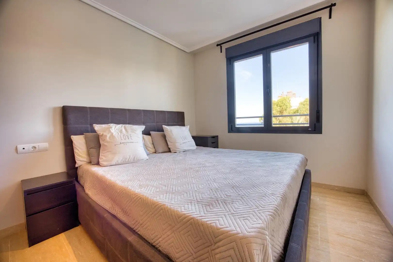 Dormitori de Pis en venda en El Campello amb Aire condicionat, Jardí privat i Terrassa