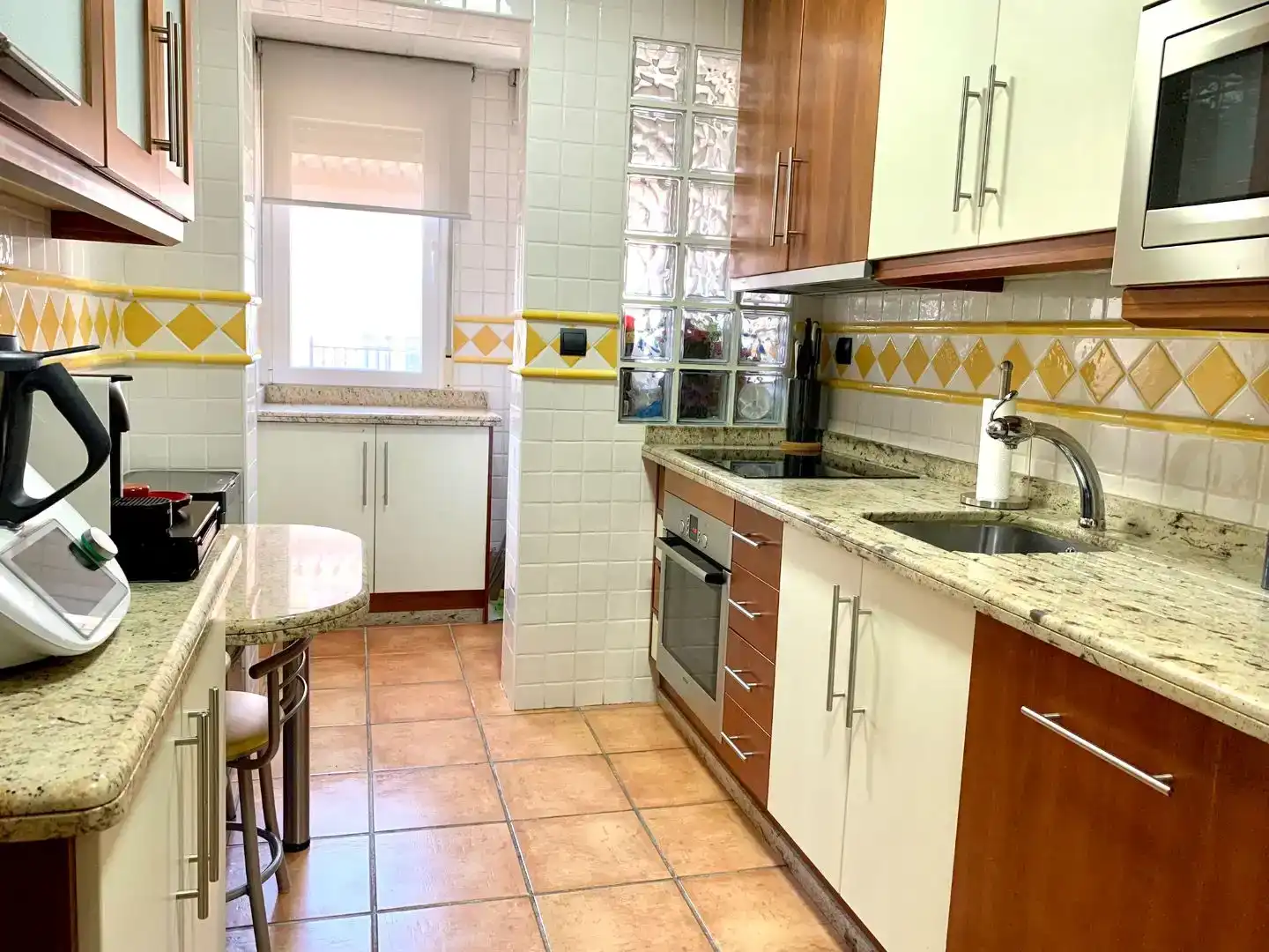 Cuina de Pis en venda en Armilla amb Aire condicionat, Parquet i Traster
