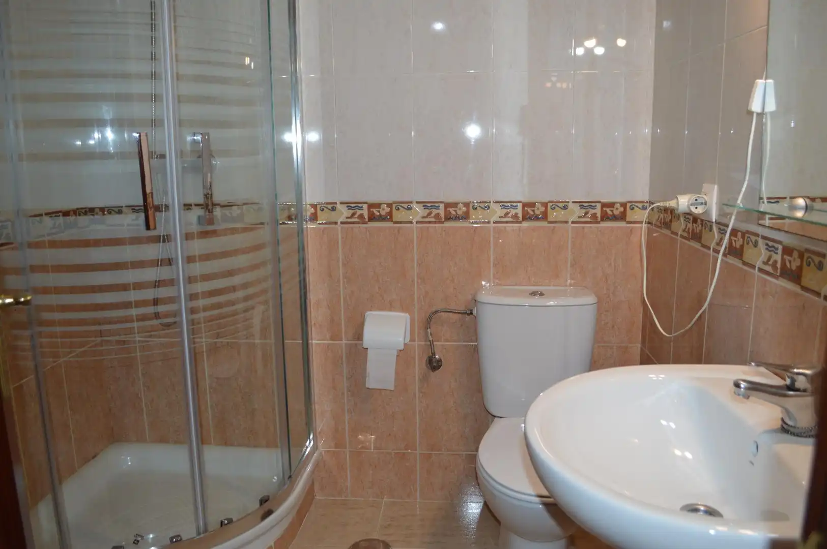 Bathroom of Flat for rent in Granada  with Terrace, Furnished and Balcony
