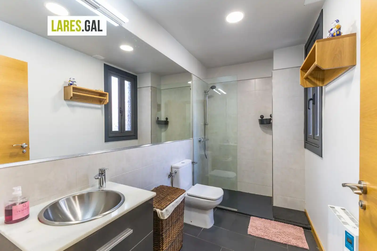 Baño de Casa o chalet en venta en Cangas  con Calefacción, Amueblado y Horno