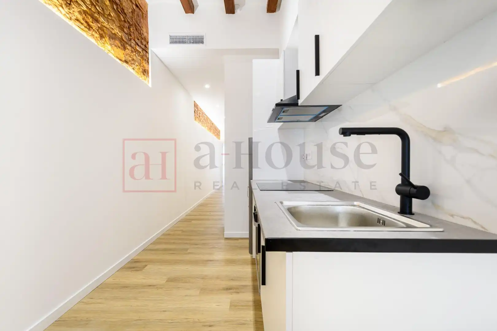 Cuina de Planta baixa en venda en Barcelona amb Aire condicionat, Calefacció i Parquet