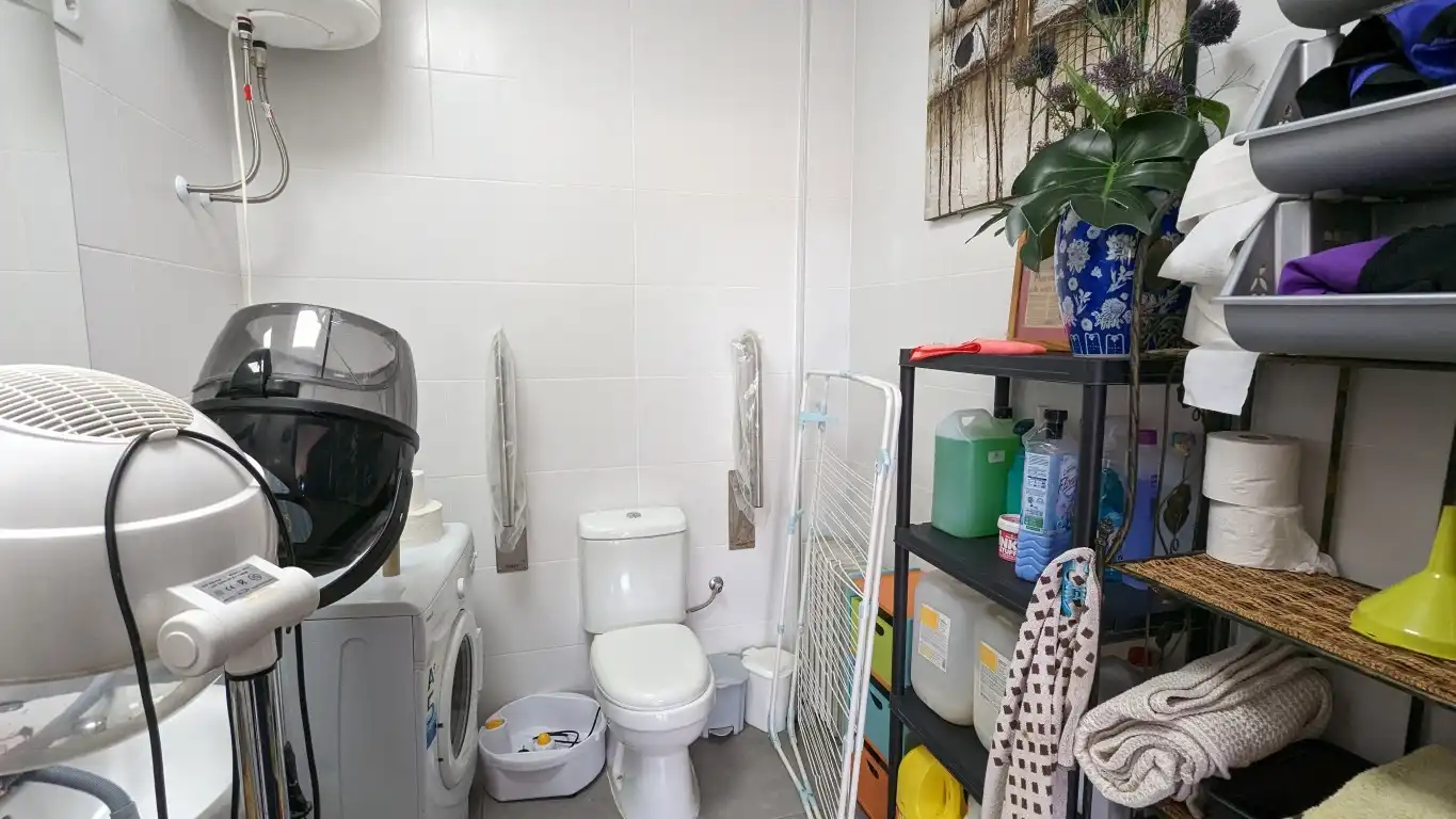 Bany de Local en venda en Algorfa amb Terrassa