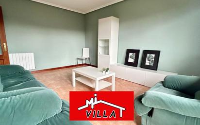 Living room of Flat for sale in Bárcena de Cicero  with Heating, Furnished and Balcony