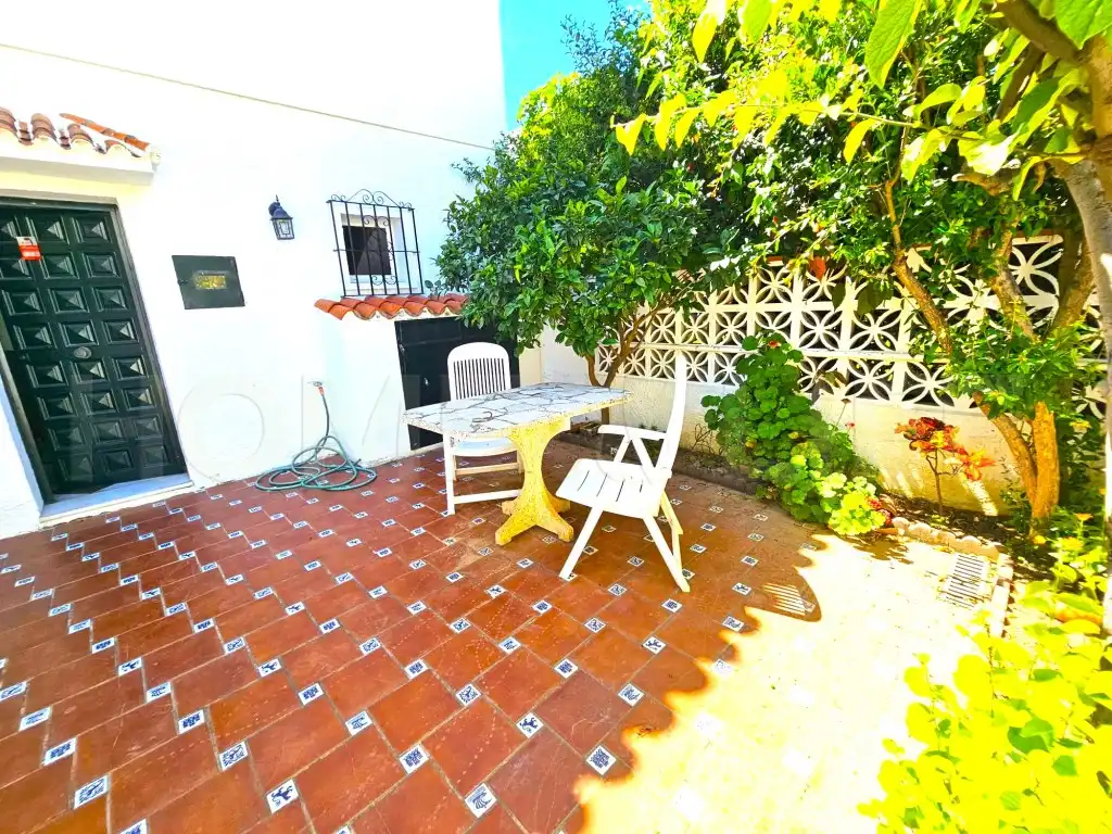 Jardí de Casa adosada en venda en Benalmádena amb Terrassa i Moblat