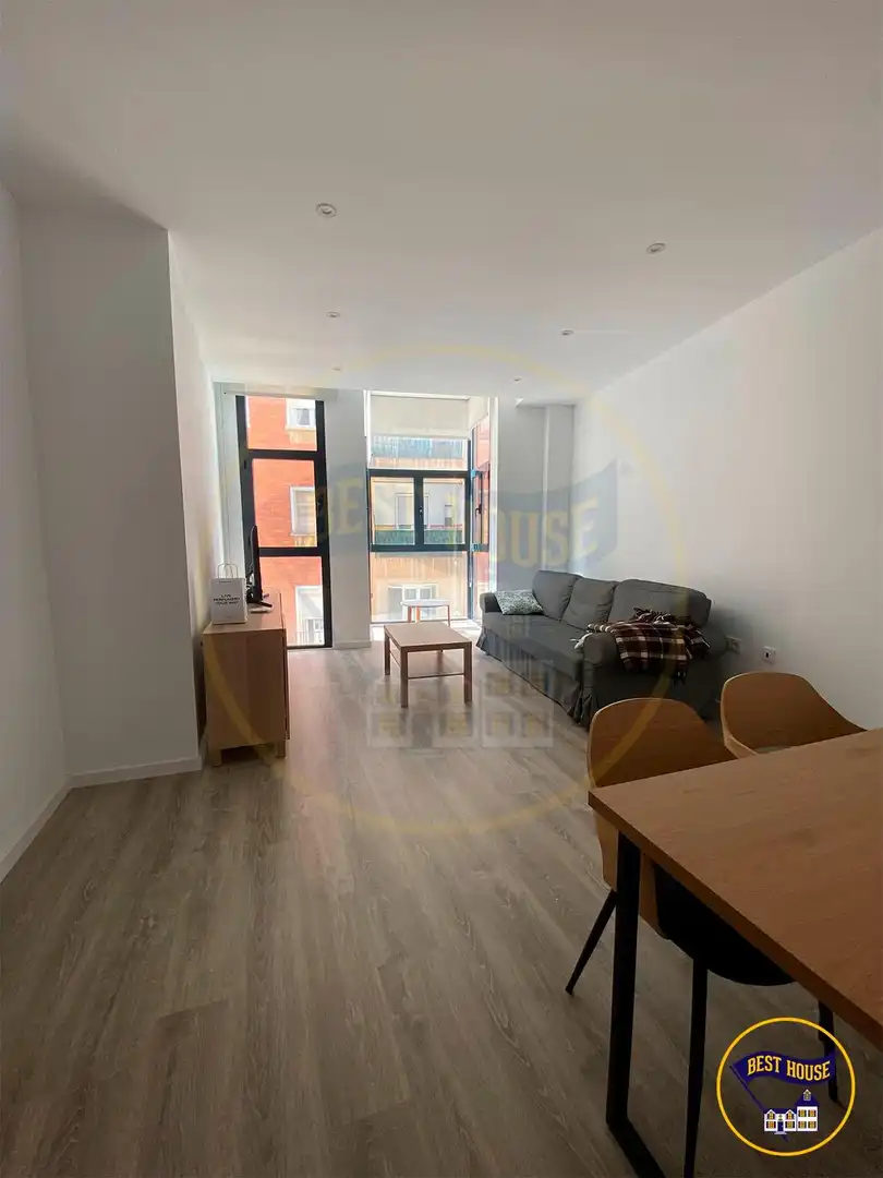 Flat for sale in Calle JOSE COBO, Centro