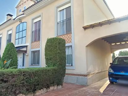 Vista exterior de Casa o xalet en venda en Elche / Elx amb Jardí privat, Terrassa i Traster