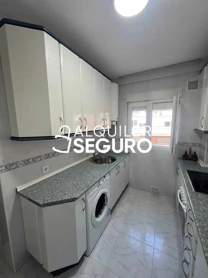 Bedroom of Flat for rent in Madrid  with Air Conditioner, Heating and Terrace