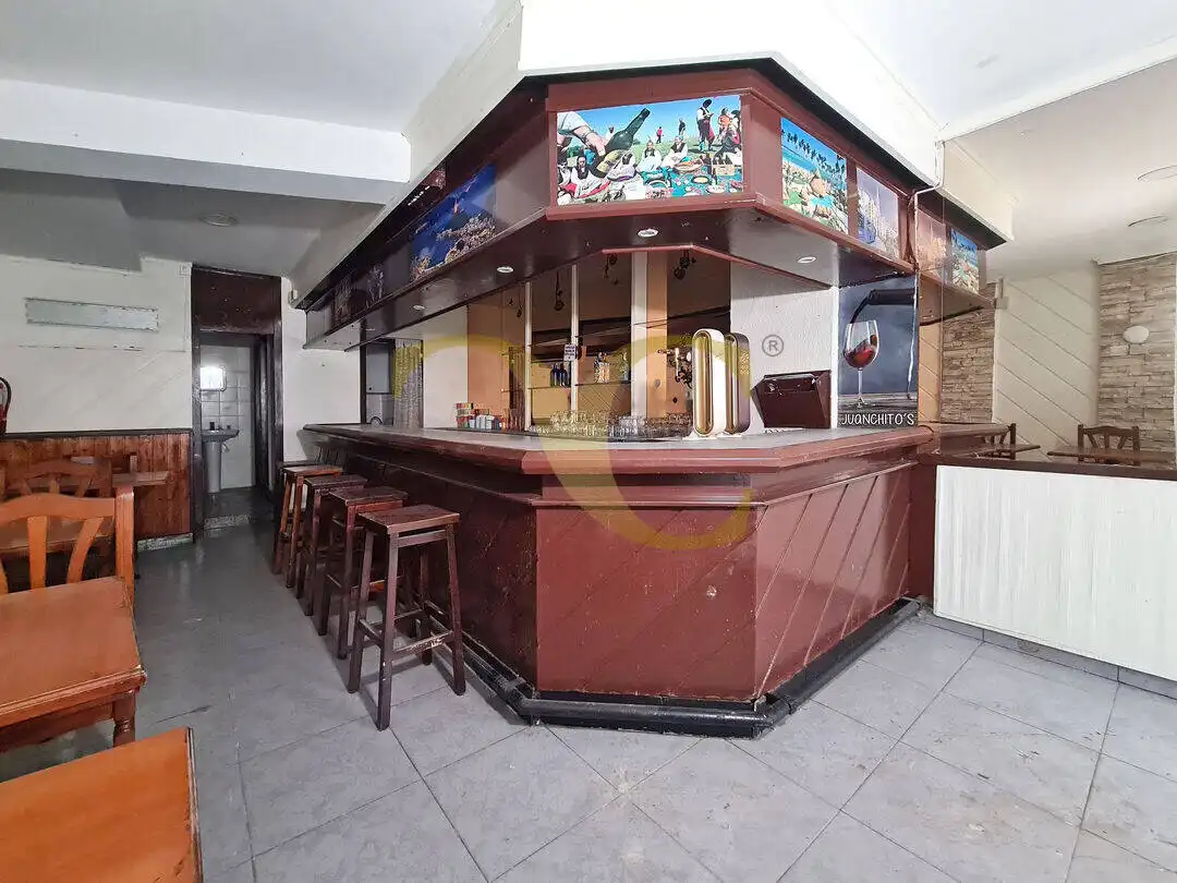 Local commercial à vendre à Calle Cangas de Onís, imagen 3