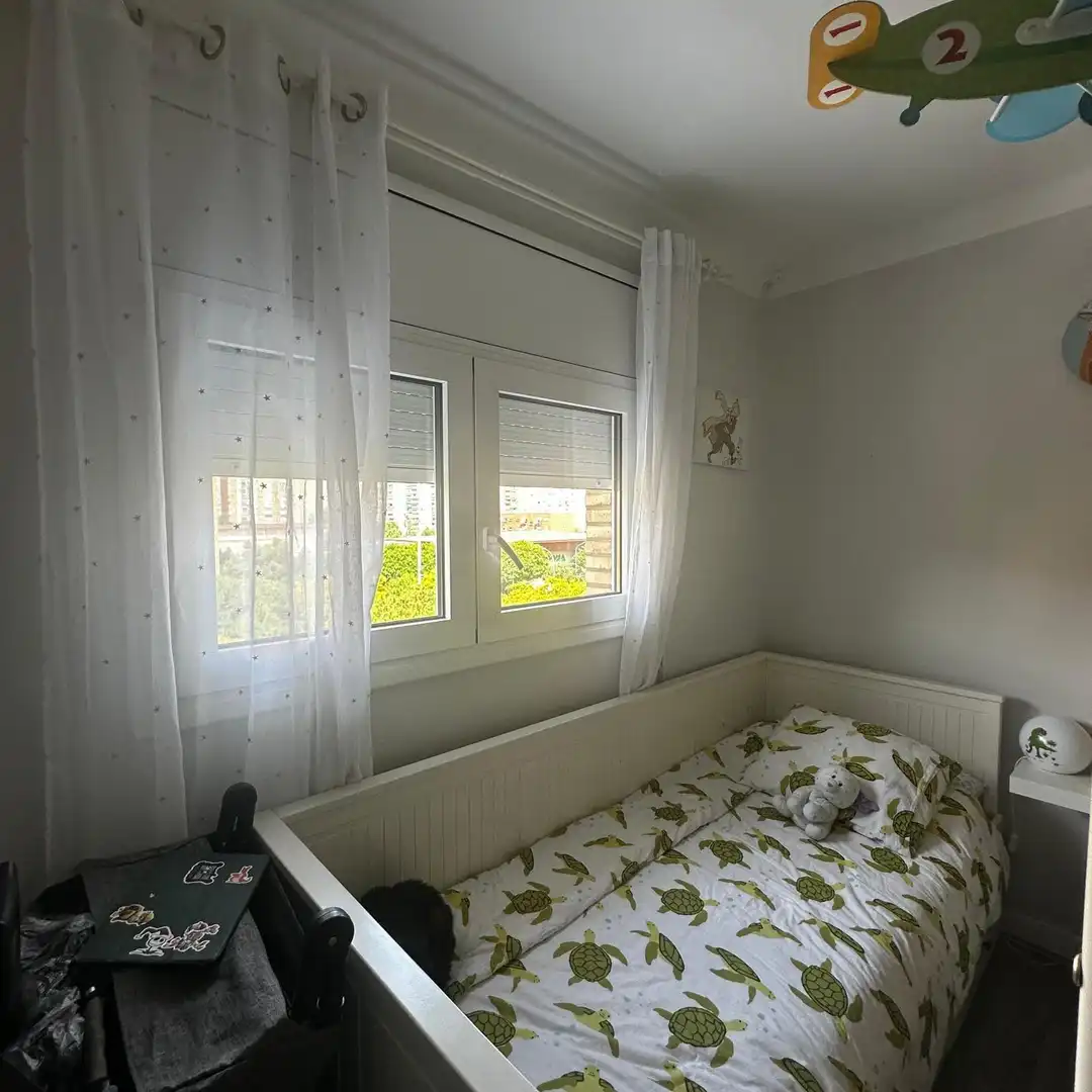 Schlafzimmer von Wohnung zum Verkauf in L'Hospitalet de Llobregat mit Klimaanlage, Heizung und Parkett