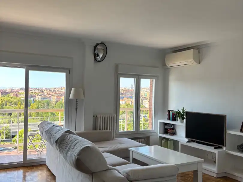 Wohnzimmer von Wohnung zur untervermieten in Madrid mit Klimaanlage, Heizung und Parkett