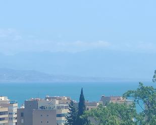Vista exterior de Àtic en venda en Torremolinos amb Aire condicionat i Terrassa