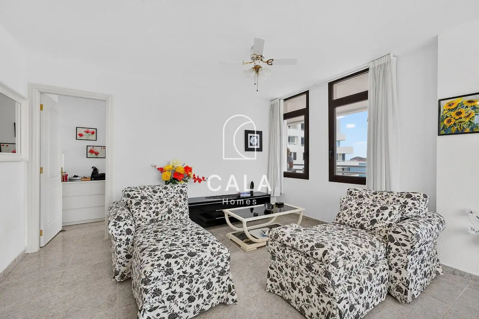 Sala d'estar de Apartament en venda en Granadilla de Abona amb Terrassa, Piscina i Moblat