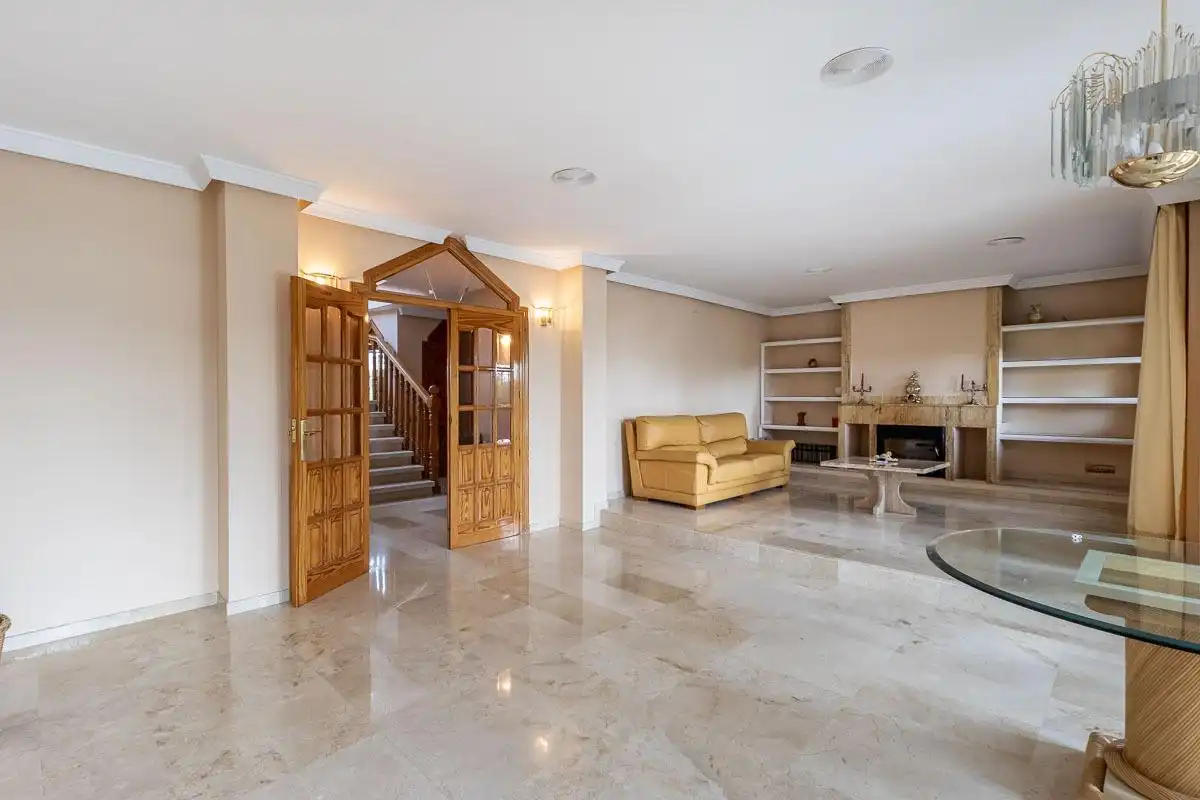 Chalet con terraza en venta en Avenida Monteluz 1, imagen 3