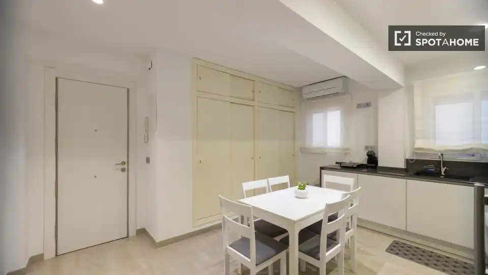 Piso con terraza en alquiler en Jesús, imagen 4