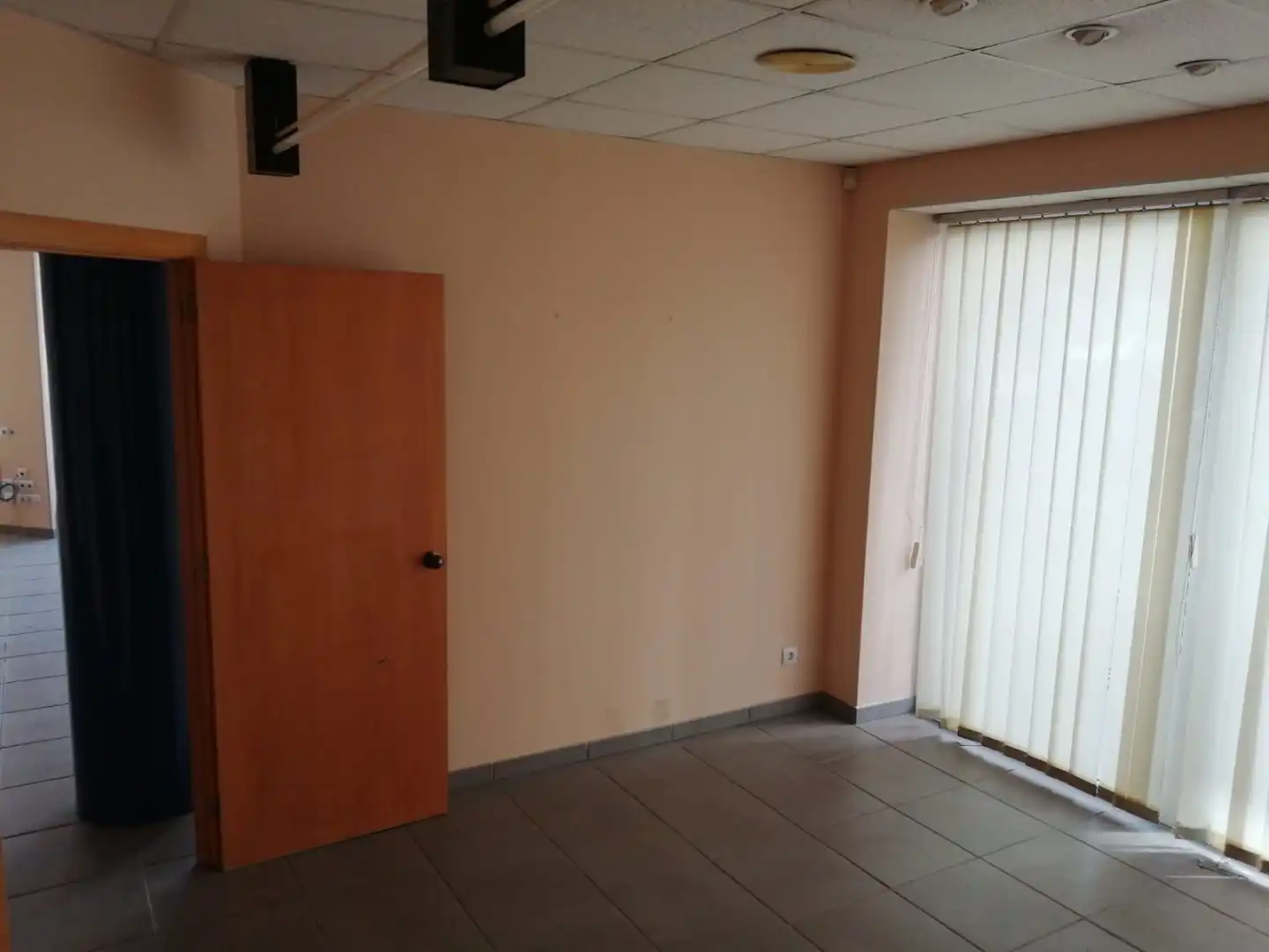 Business premises to rent in Puig rom 122, imagen 4
