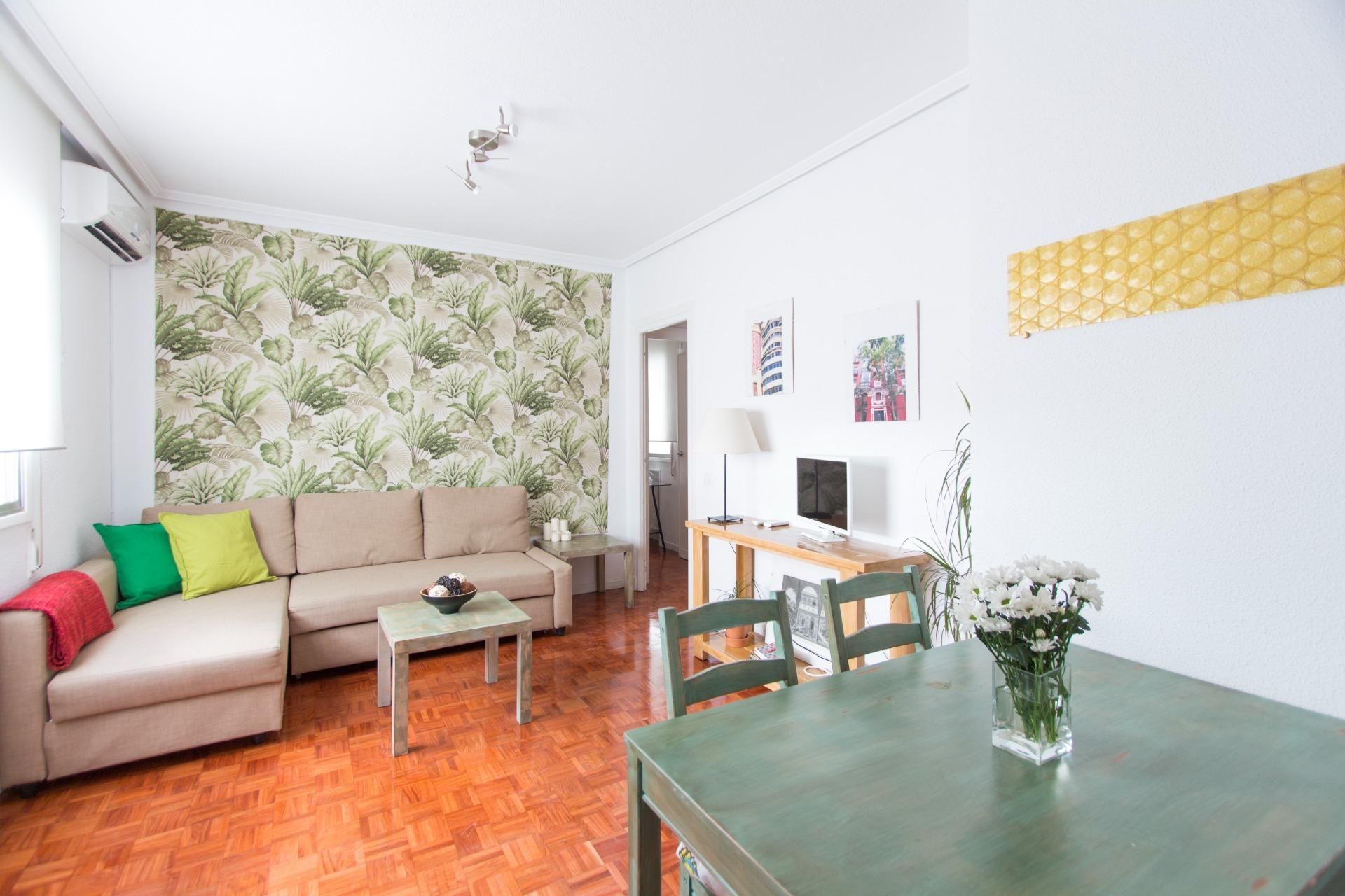 Living room of Flat for sale in  Madrid Capital  with Air Conditioner and Heating