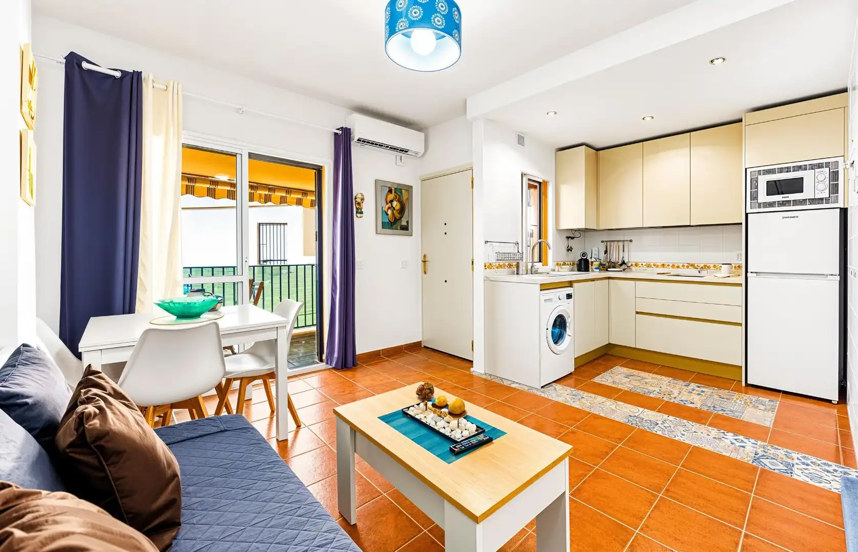 Sala de estar de Apartamento en venta en Chiclana de la Frontera con Aire acondicionado, Jardín privado y Terraza